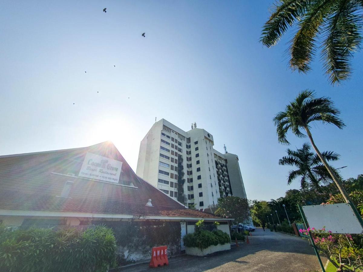 'Newly Refurbished' 'Sunny Seaview' At Regency With 2 Carpark By Shine Stay Port Dickson Exterior photo